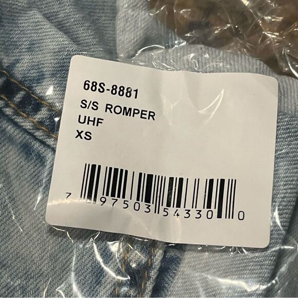 BLANK NYC Acid Washed Denim Romper in Big Shot Size XS Time Zone Revolve - Picture 12 of 13